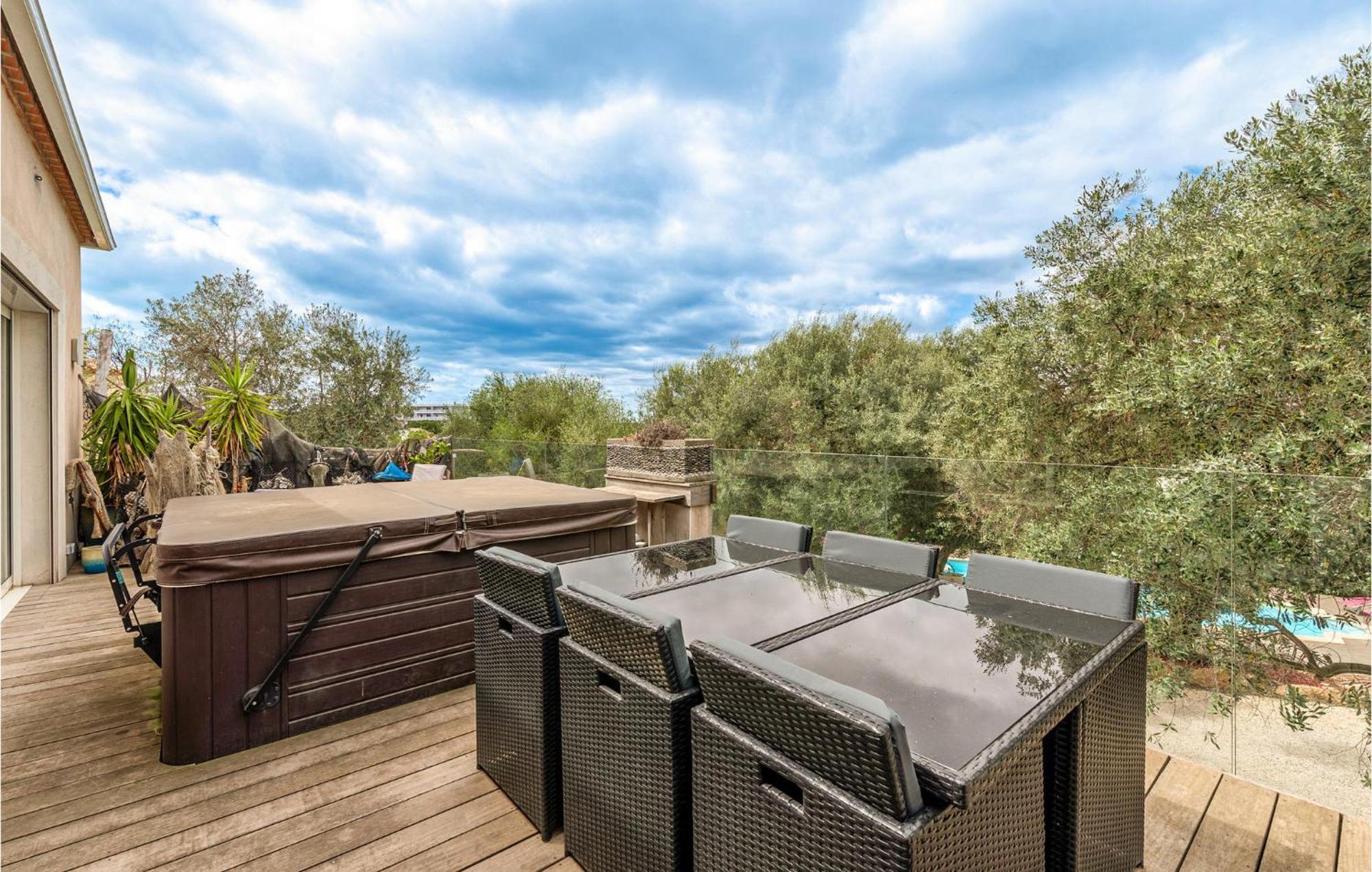 Beautiful Home In Balaruc-Les-Bains With Wifi Zewnętrze zdjęcie